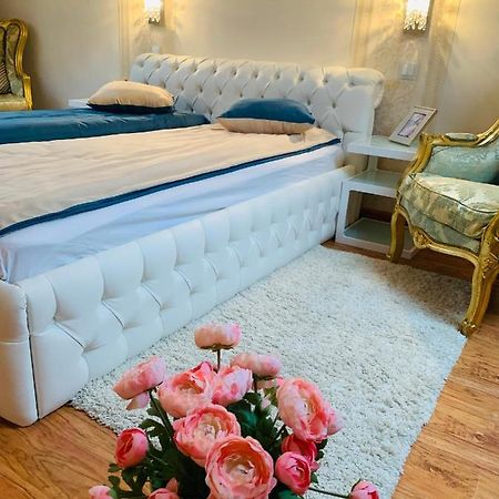 Casa Central Luxury Орадеа Екстериор снимка