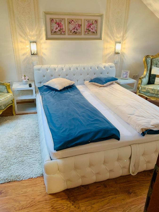 Casa Central Luxury Орадеа Екстериор снимка