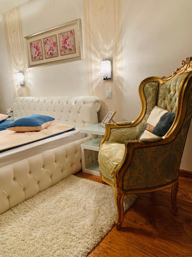 Casa Central Luxury Орадеа Екстериор снимка