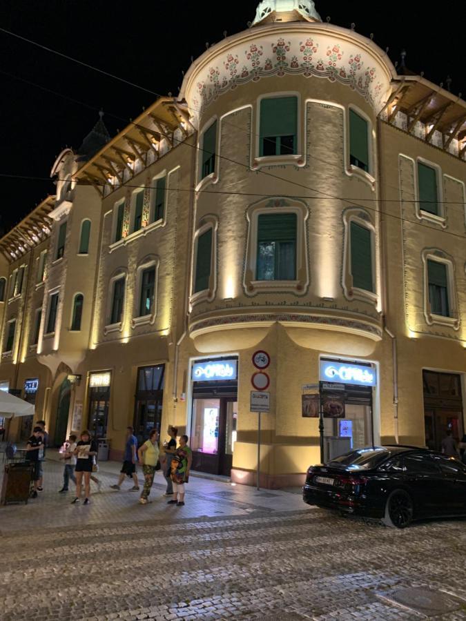 Casa Central Luxury Орадеа Екстериор снимка